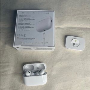 AirPods Pro 2nd Gen, With USB-C Wireless Charging Case (Open box)